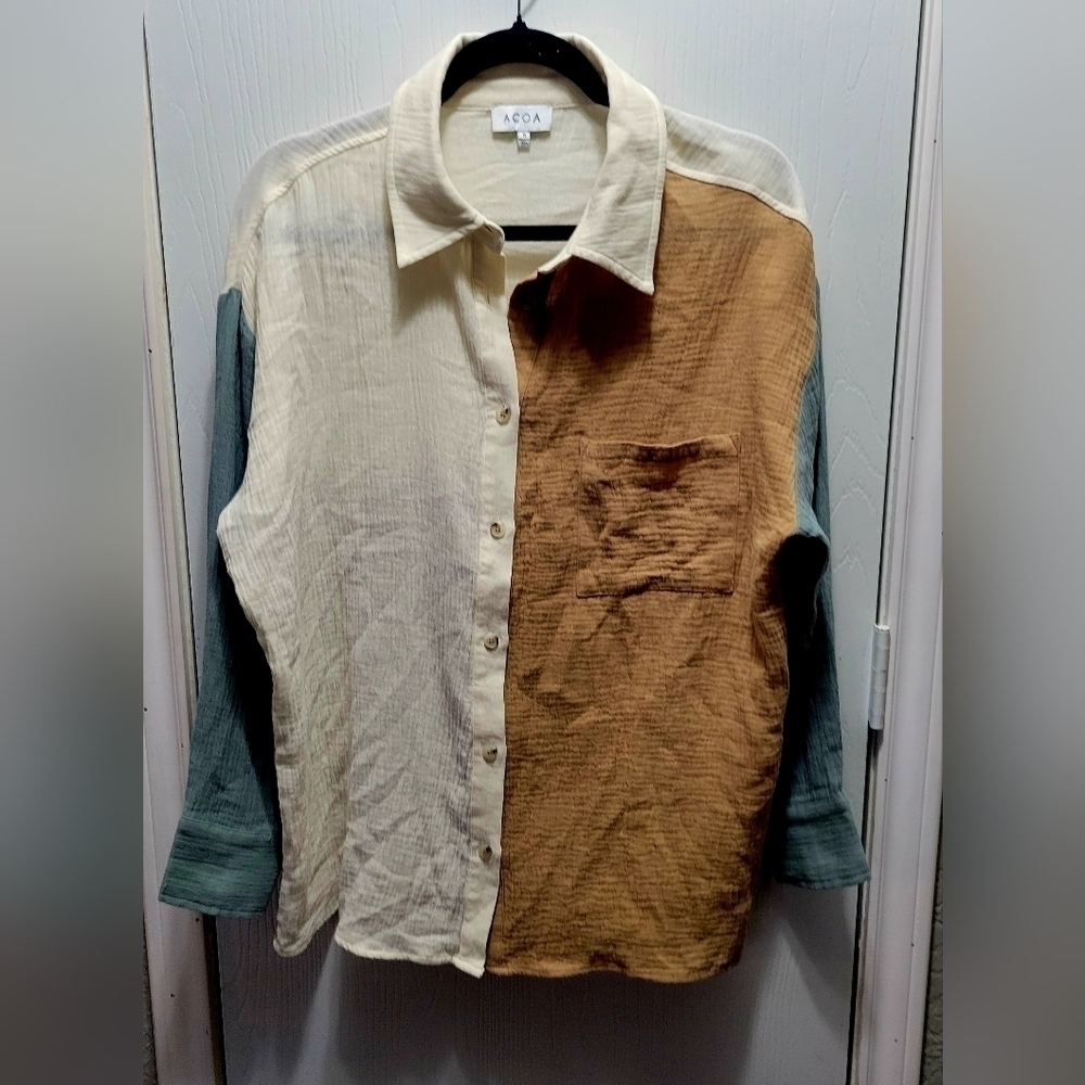 Acoa Color Block Crinkle Shirt size S NWOT - Picture 2 of 7